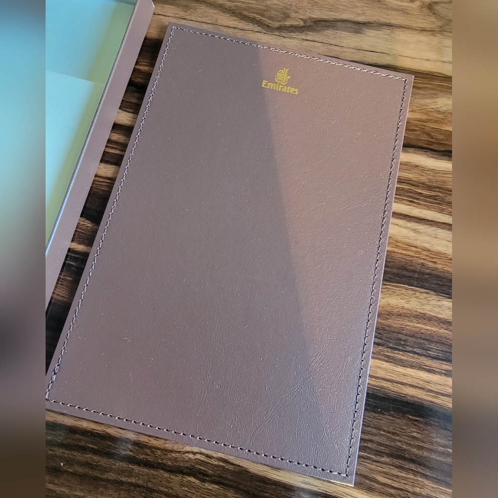 NIB Emirates Airlines First Class Writing Kit - Picture 4 of 5